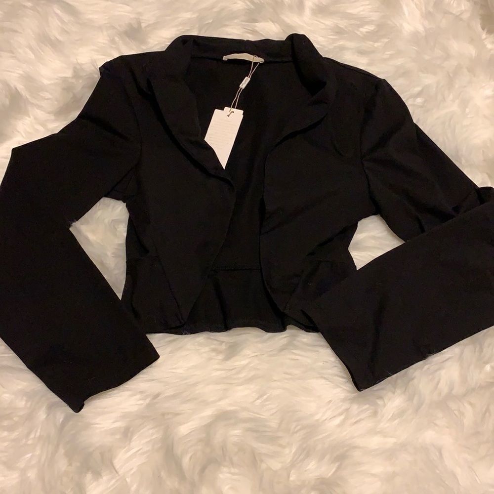 Belle Pogue Size Large Black shrug